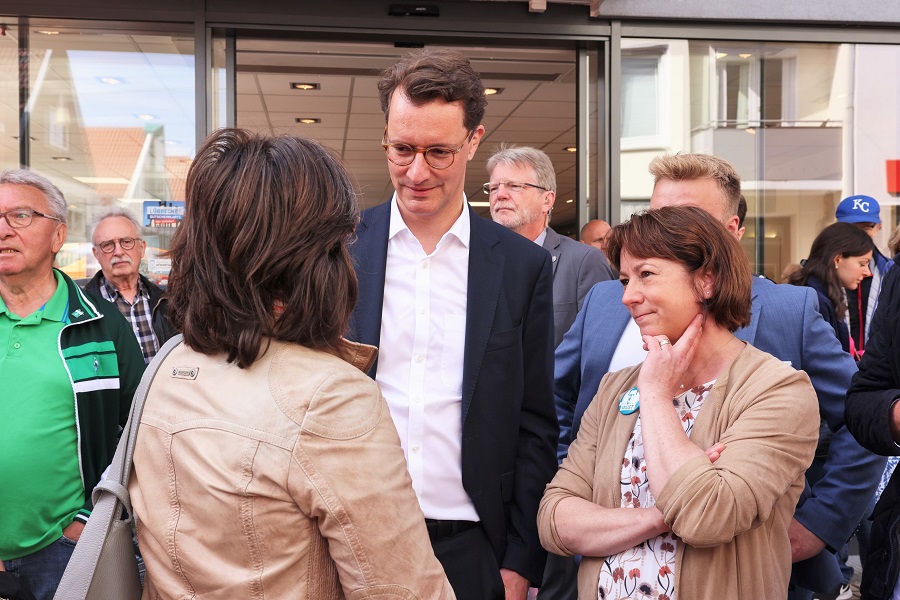 Am 14. Mai 2022 hat Hendrik Wüst die Stadt Lübbecke besucht und am folgenden Tag die Landtagswahl gewonnen. 